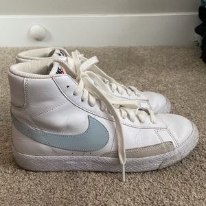 Nike Blazers Mid 77